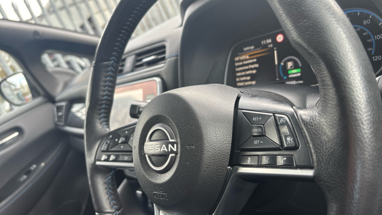 Nissan LEAF 110kW N-Connecta 39kWh 5dr Auto Electric Hatchback